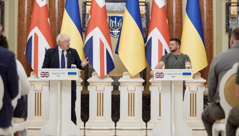 رئيس الوزراء البريطاني مع الرئيس الأوكراني