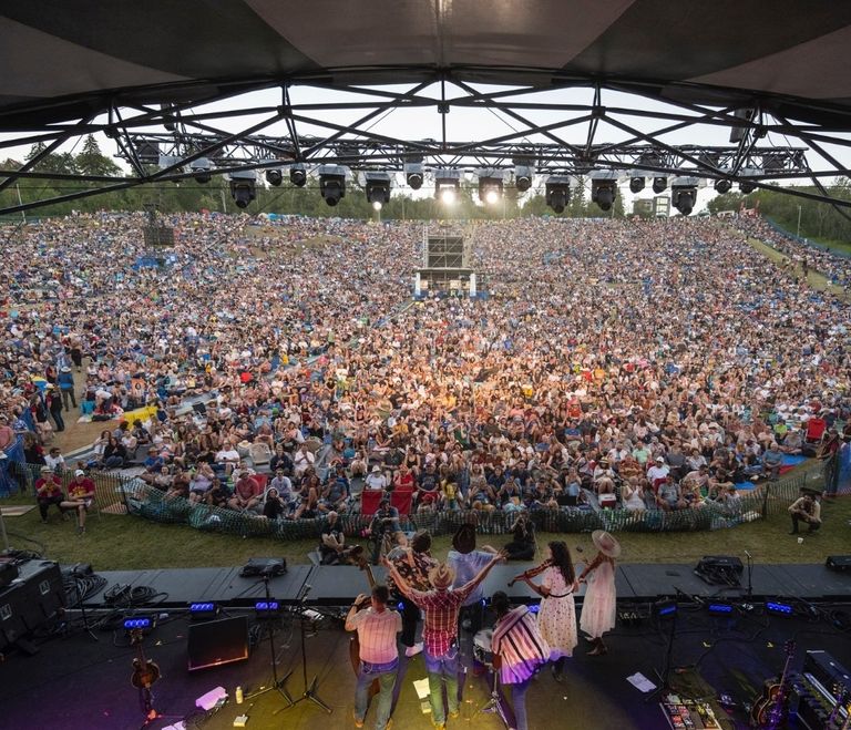 المهرجانات والحفلات الموسيقية استمتع بزيارة كندا في الخريف عبر هذه النشاطات