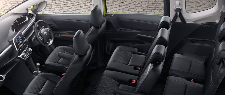  تويوتا Sienta الجديدة