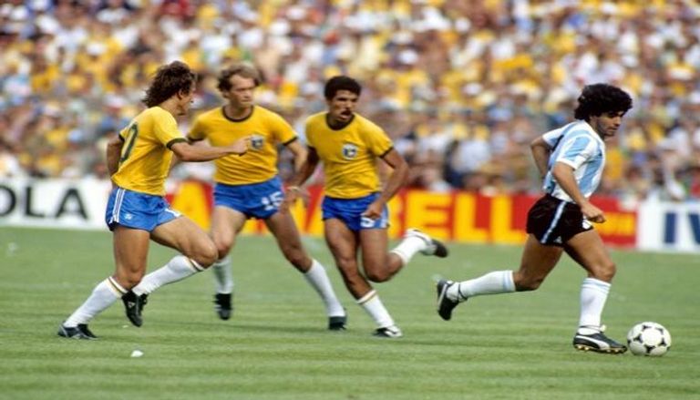 مارادونا أمام البرازيل في مونديال 1982