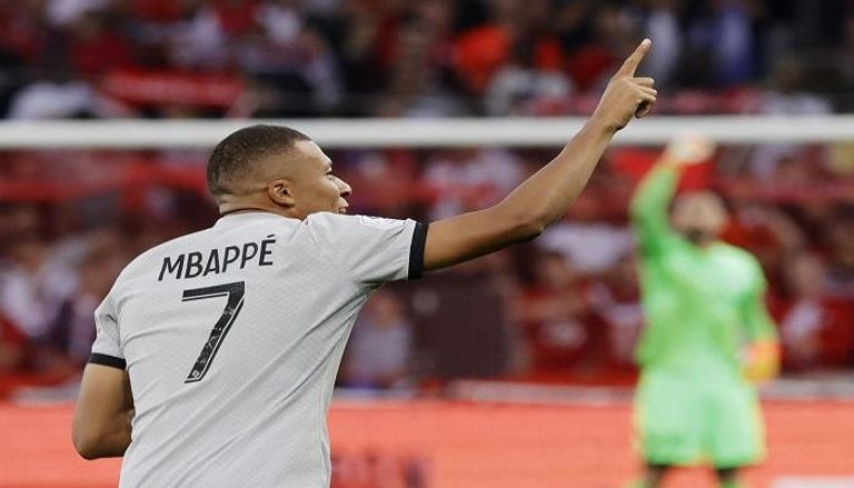  كيليان مبابي نجم باريس سان جيرمان 