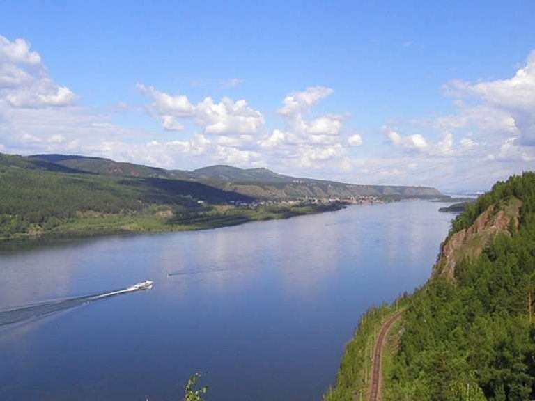 نهر ينيسي أحد أطول الأنهار في العالم تعرف على 10 من أطول الأنهار في العالم