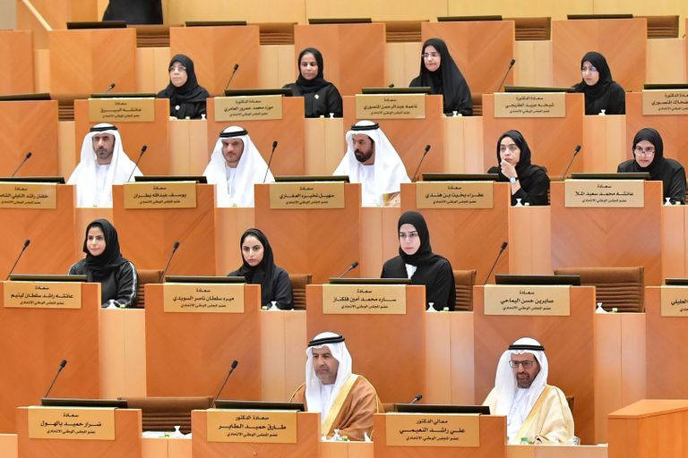 المرأة الإماراتية تعيش أزهى عصورها