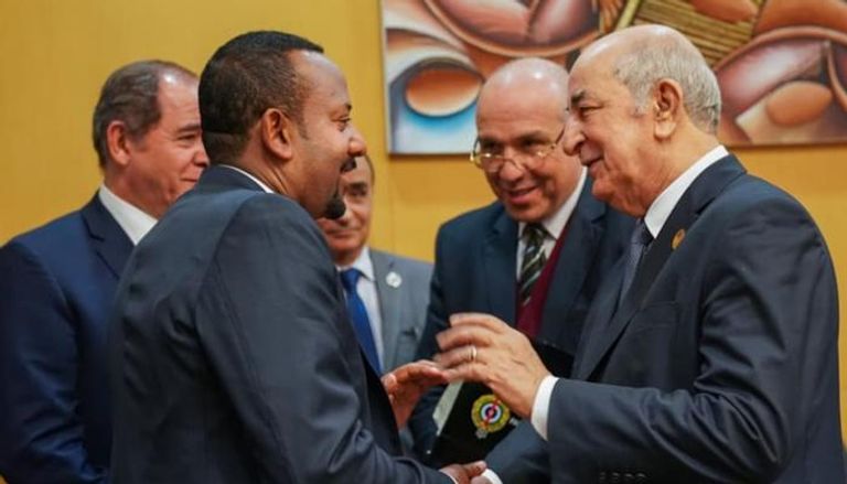 الرئيس الجزائري عبدالمجيد تبون يلتقي رئيس وزراء إثيوبيا آبي أحمد