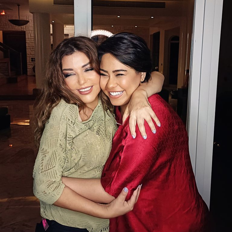 شيرين عبدالوهاب وسميرة سعيد أثناء الزيارة
