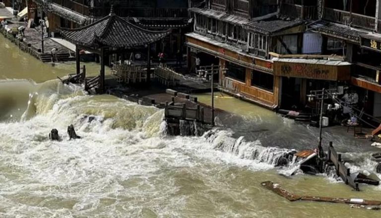 أمطار غزيرة تهاجم مناطق في الصين