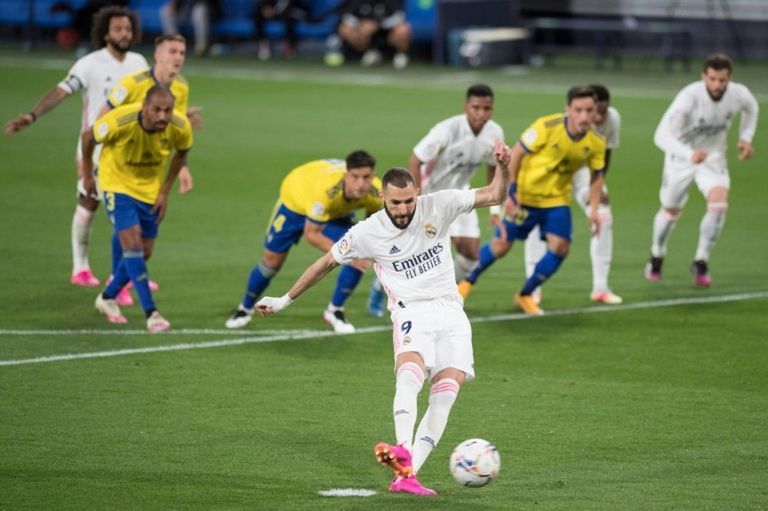 كريم بنزيما مهاجم ريال مدريد كريم بنزيما مهاجم ريال مدريد