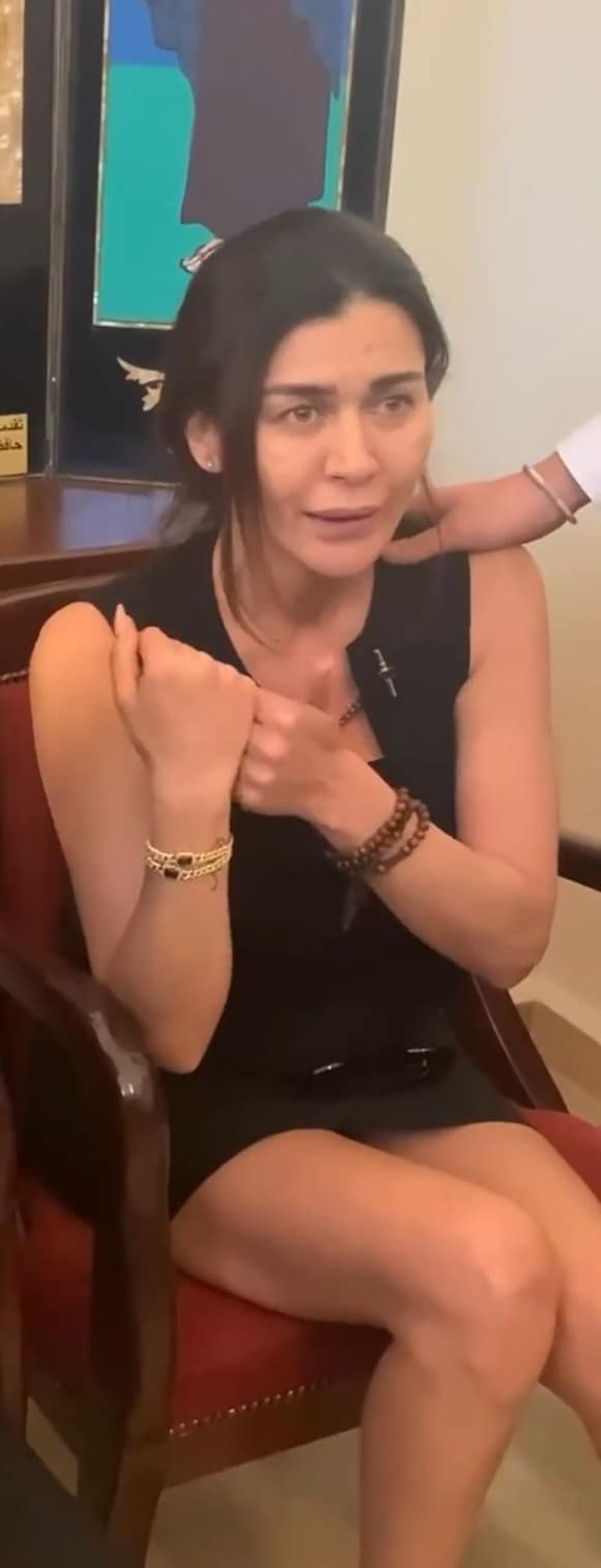 نادين الراسي في عزاء شقيقها