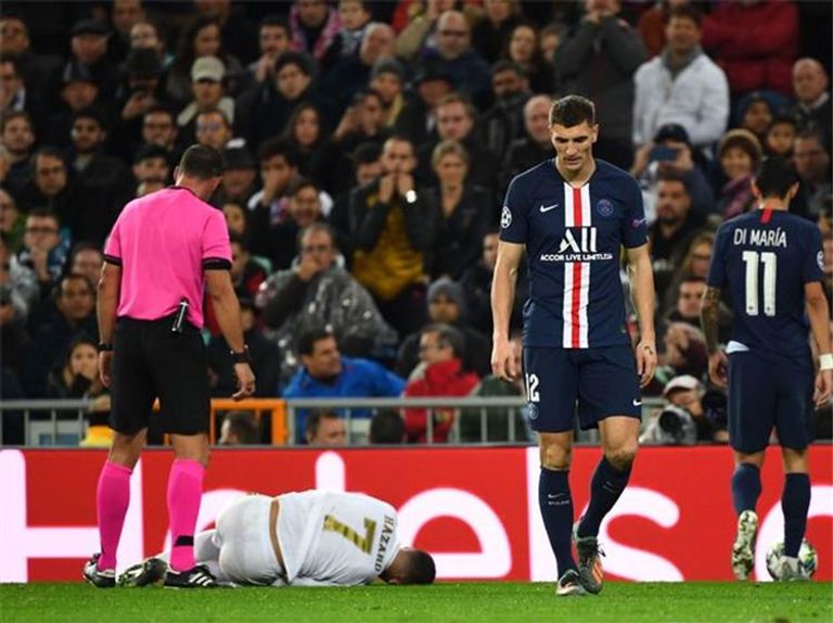 توماس مونييه وإيدين هازارد فلورنتينو بيريز رئيس نادي ريال مدريد