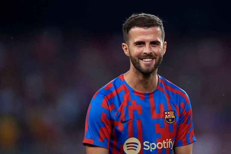 ميراليم بيانيتش برناردو سيلفا لاعب مانشستر سيتي