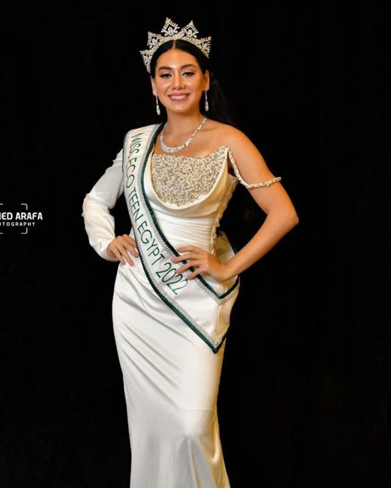 شاهيستا نادر انتصار وابنتها شاهيستا نادر - أرشيفية