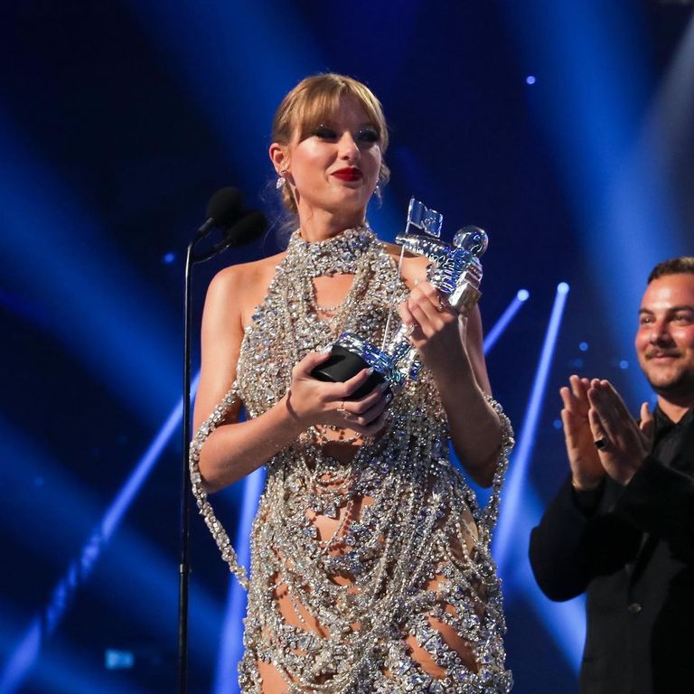 إطلالة الفنانات في حفل توزيع جوائز MTV Video Music 