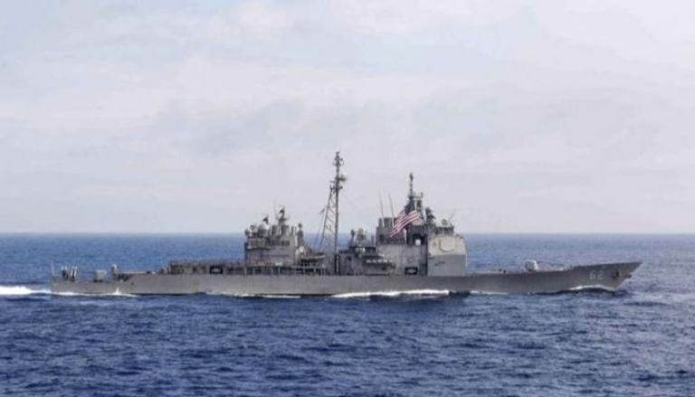 سفينة أمريكية في مضيق تايوان