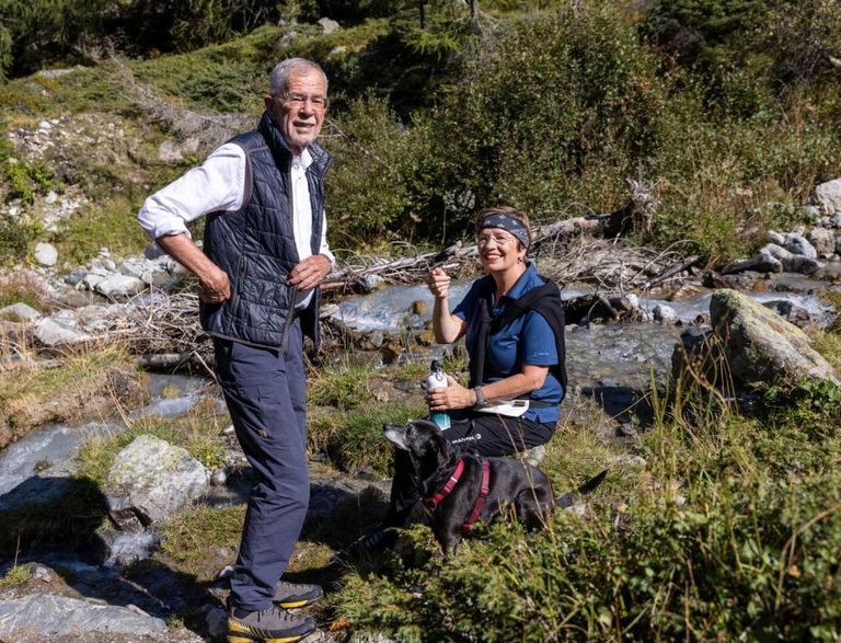 رئيس النمسا يتحدث إلى الصحفيين