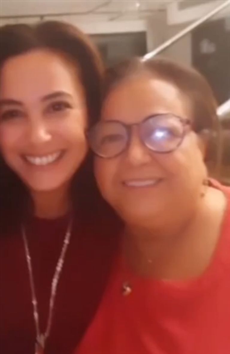 هند صبري مع والدتها  الفنانة التونسية هند صبري مع والدتها