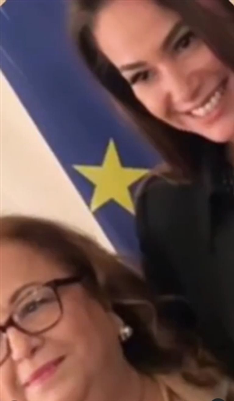 هند صبري مع والدتها  الفنانة التونسية هند صبري مع والدتها