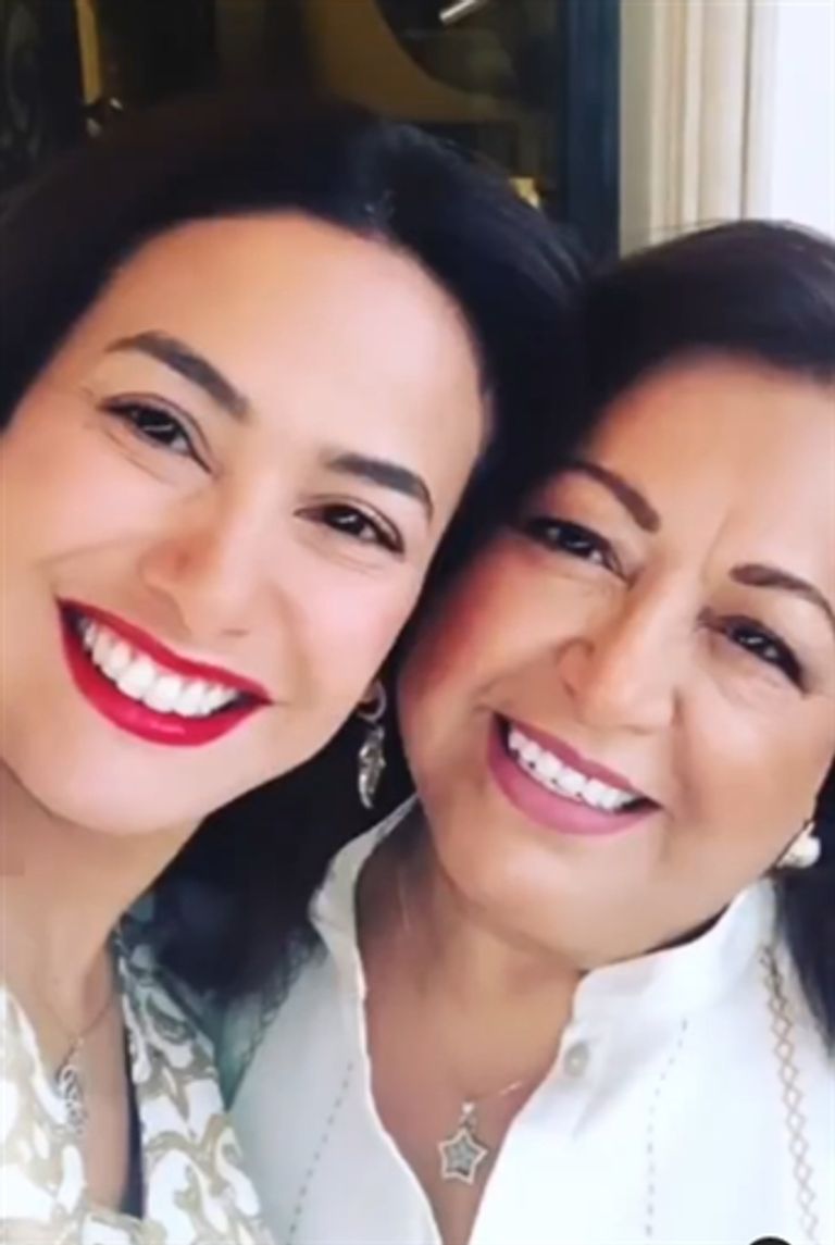 هند صبري مع والدتها  الفنانة التونسية هند صبري مع والدتها