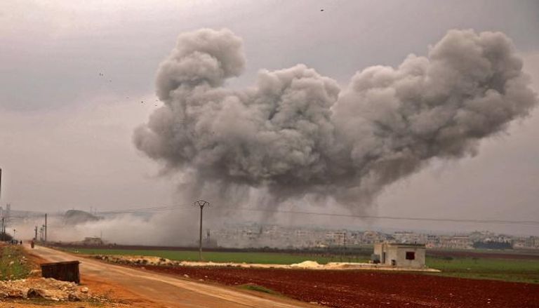 دخان متصاعد جراء قصف سابق في حلب - أرشيفية