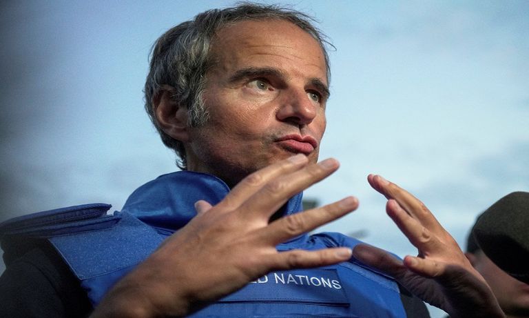 فريق وكالة الطاقة الذرية يخضع للتفتيش قبل دخول زابوريجيا