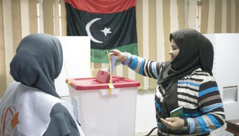 الليبيون ينتظرون إجراء انتخابات -أرشيفية