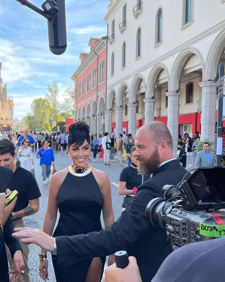 جورجينا رودريجيز على السجادة الحمراء بمهرجان البندقية السينمائي الـ79 جورجينا رودريجيز - أرشيفية