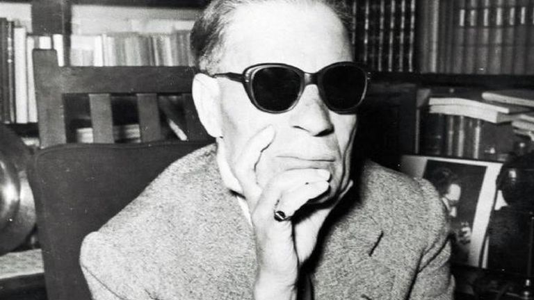 الأديب المصري طه حسين