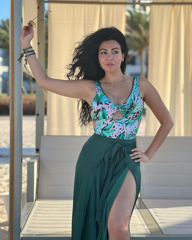 ميرهان حسين حصاد طلات النجمات في أسبوع