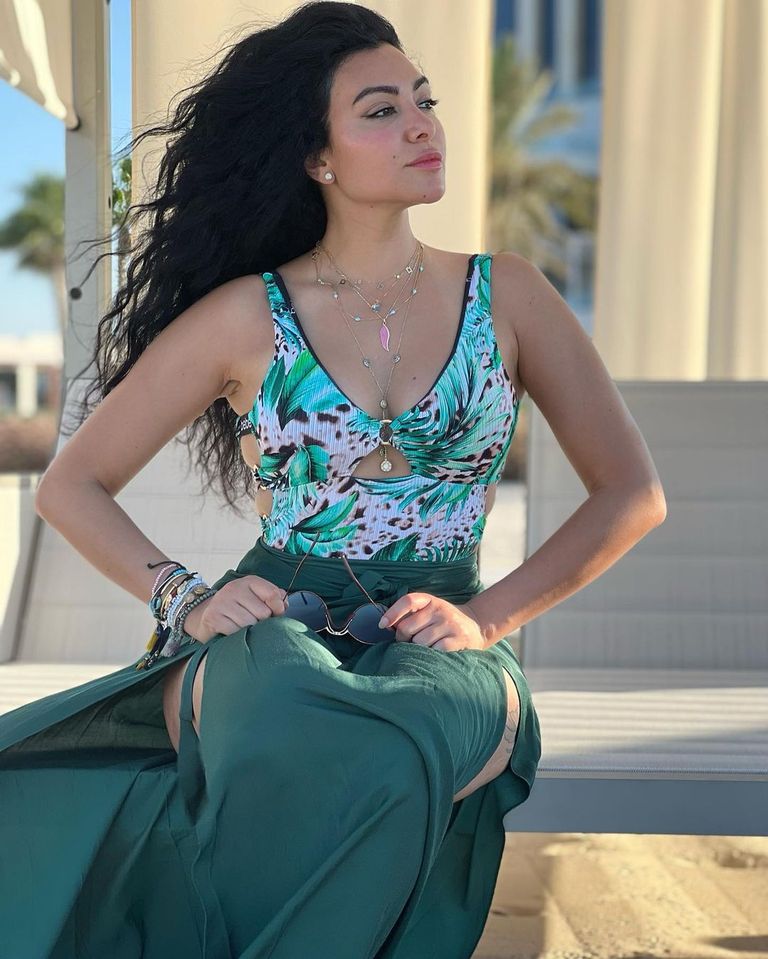 ميرهان حسين حصاد طلات النجمات في أسبوع