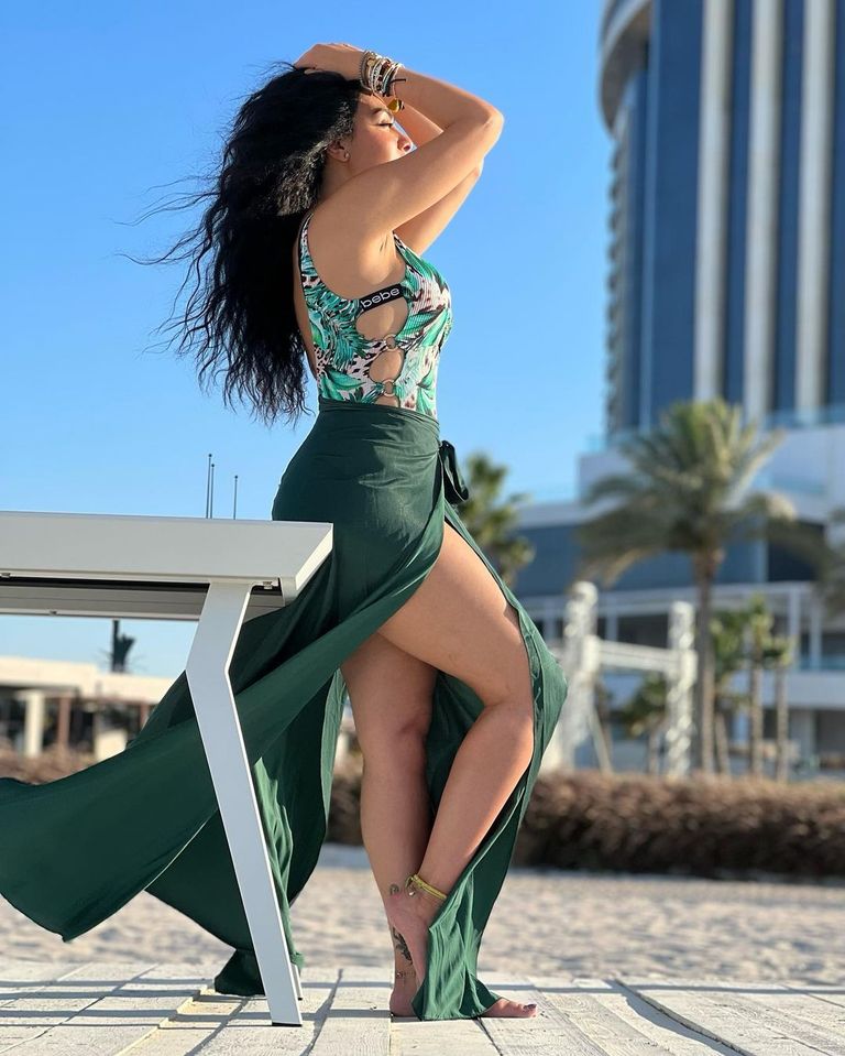 ميرهان حسين حصاد طلات النجمات في أسبوع