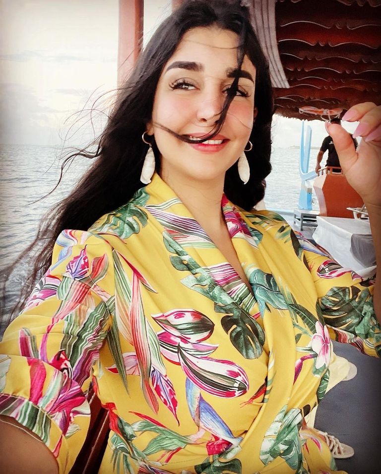 جيهان خليل حصاد طلات النجمات في أسبوع