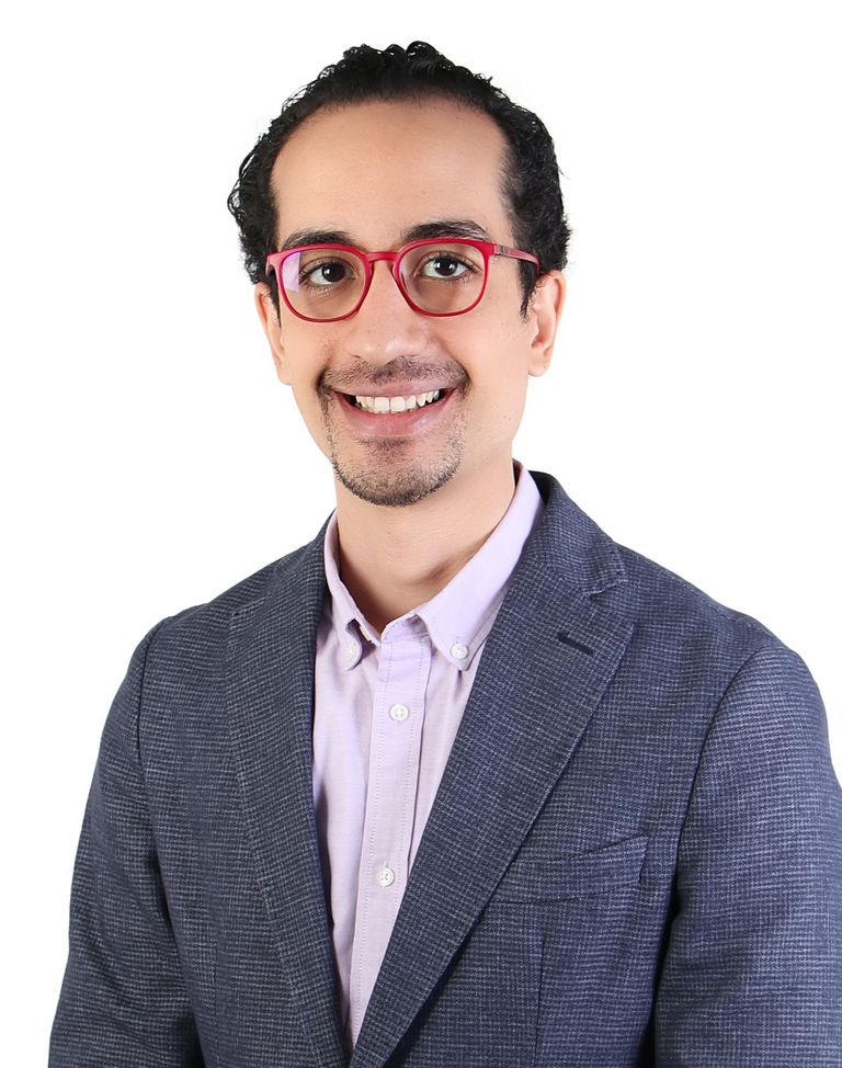 معتز نادي غلاف كتاب سنة 90