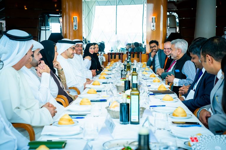 الشيخ محمد بن زايد آل نهيان وناريندرا مودي 