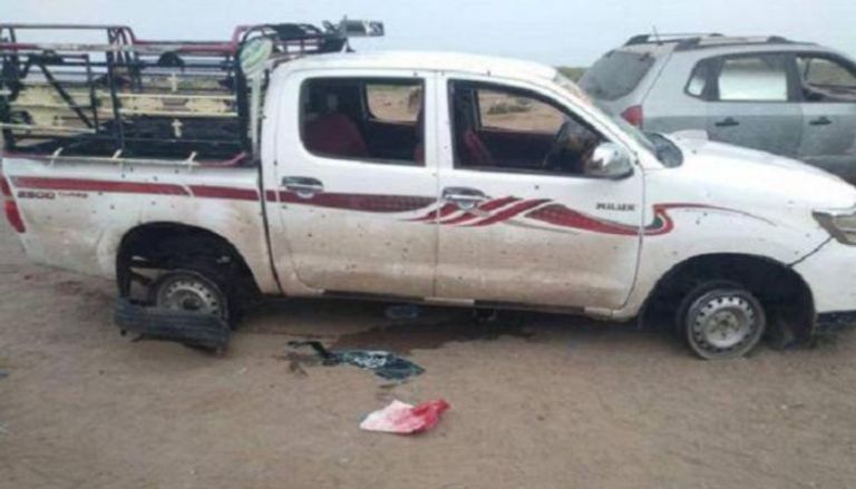 سيارة مدنية استهدفت الخلية الإرهابية للحوثي قبل أن يتم ضبطها في الساحل الغربي