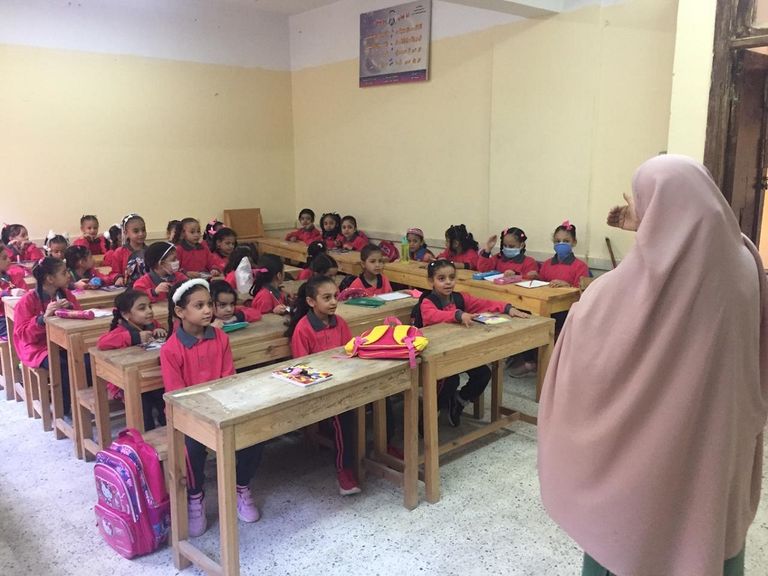 تلميذات داخل صف دراسي في مصر - أرشيفية