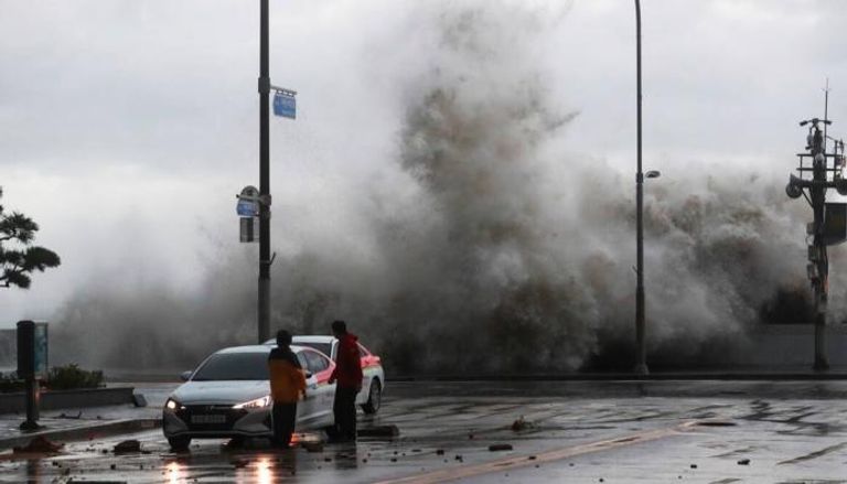 إجلاء الآلاف مع وصول الإعصار هينامنور إلى كوريا الجنوبية