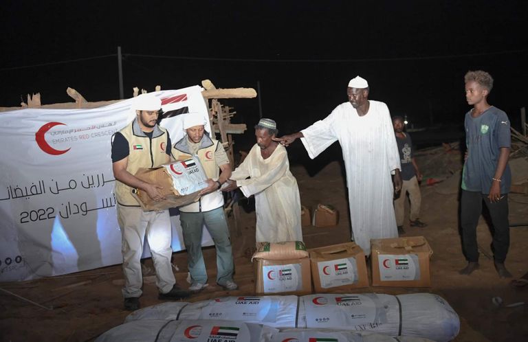 المساعدات الإماراتية لمتضرري السيول بالسودان 