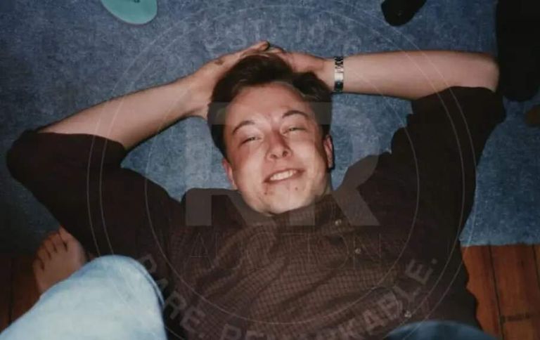 أيلون ماسك في مرحلة الجامعة 