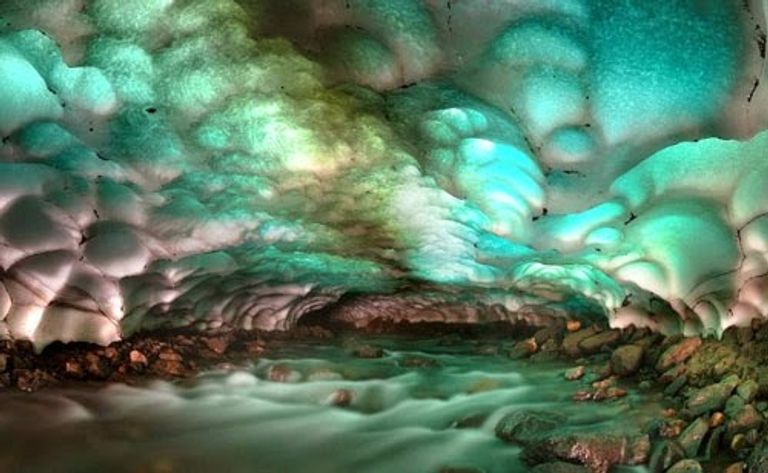 كهف كامتشاتكا أحد أكبر الكهوف الجليدية في العالم أكبر الكهوف الجليدية في العالم…5 كهوف جليدية رائعة