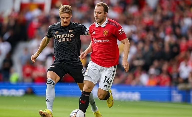 كريستيان إريكسين إيريك تين هاج مدرب مانشستر يونايتد