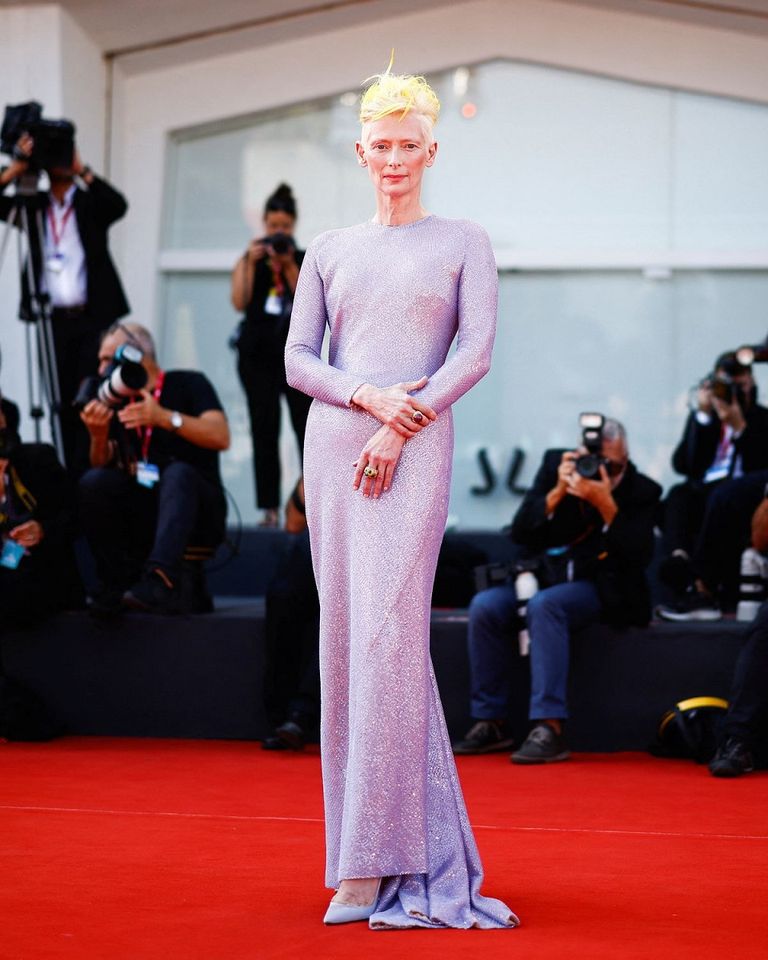 تيدا سوينتون الممثلة العالمية بينيلوبي كروز في أحدث إطلالة