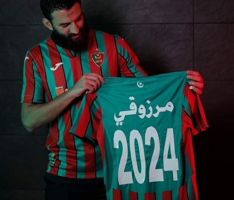 يوسف بلايلي نجم منتخب الجزائر