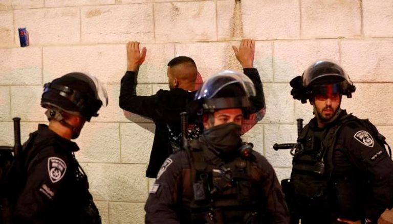 الشرطة الإسرائيلية تعتقل فلسطينيا- أرشيفية