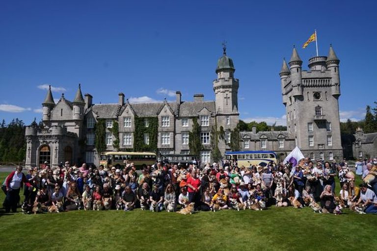 قلعة بالمورال  قلعة بالمورال