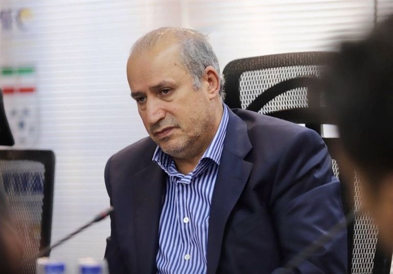 مهدي تاج مشجعات إيرانيات