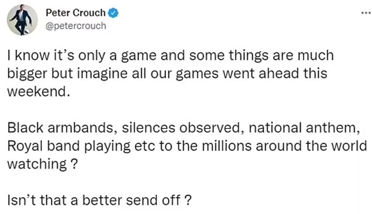 بيتر كراوتش يغرد الملكة إليزابيث بين جماهير الدوري الإنجليزي