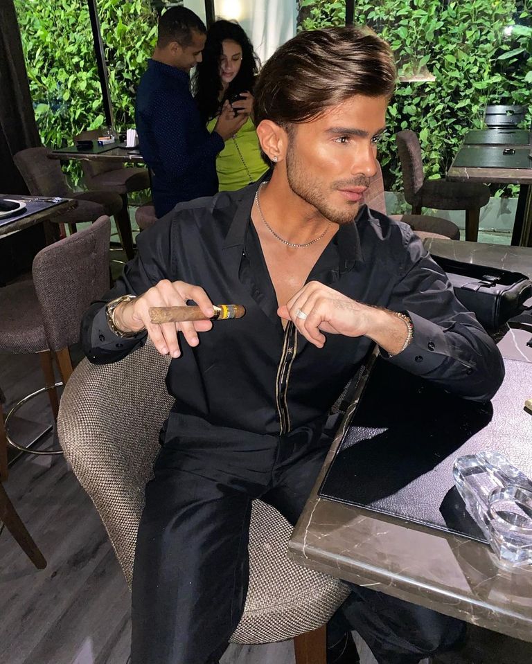 الفنان المصري شادي شامل