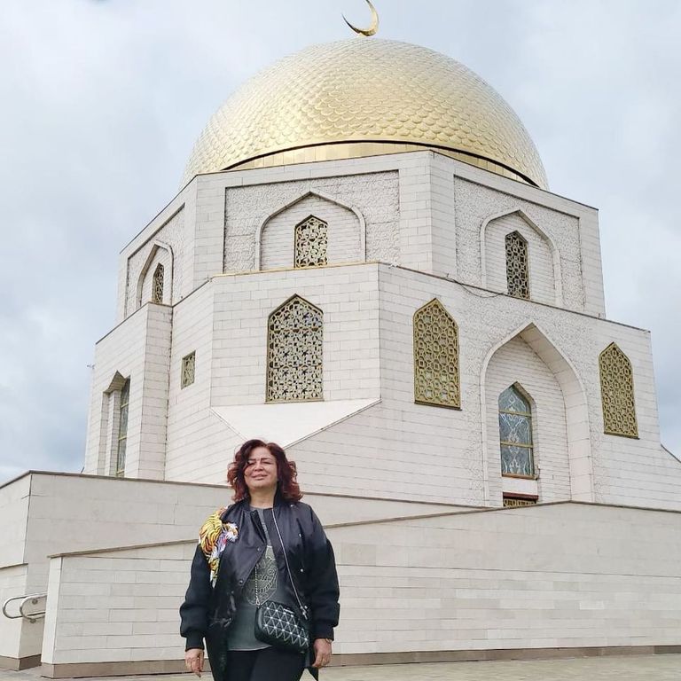 إلهام شاهين في روسيا