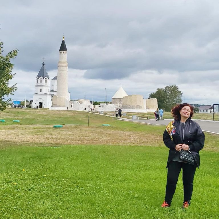 إلهام شاهين في روسيا