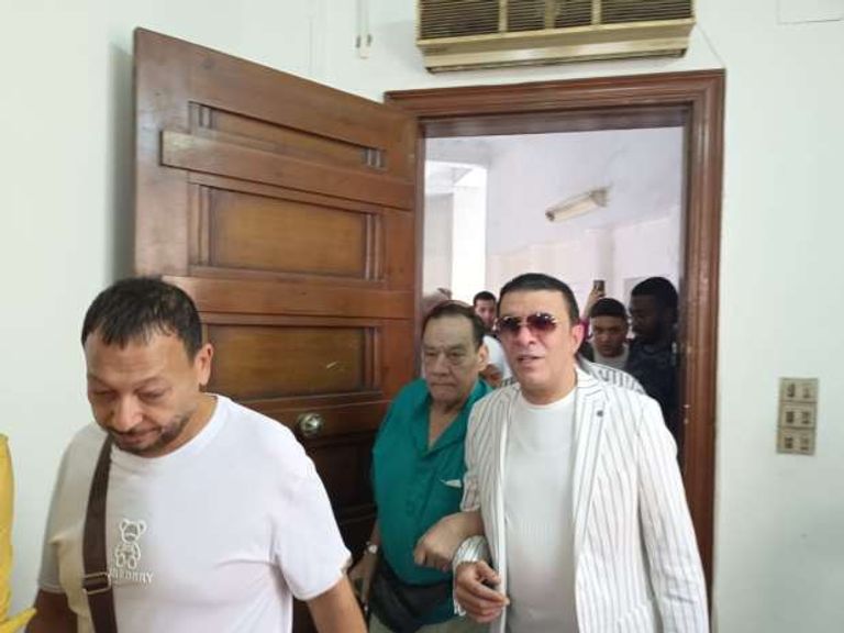 الفنان المصري مصطفى كامل