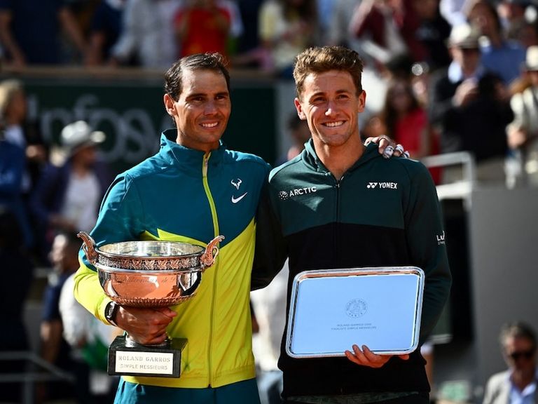 كاسبر رود ورافائيل نادال بعد نهائي فرنسا المفتوحة كاسبر رود وكارلوس ألكاراز بعد نهائي أمريكا المفتوحة